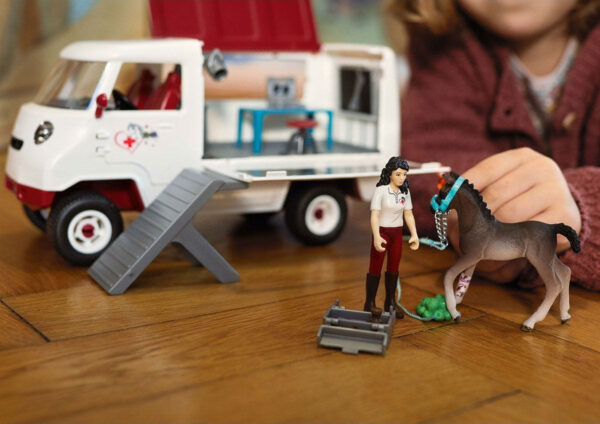 schleich Mobile Vet with Hanoverian Foal
