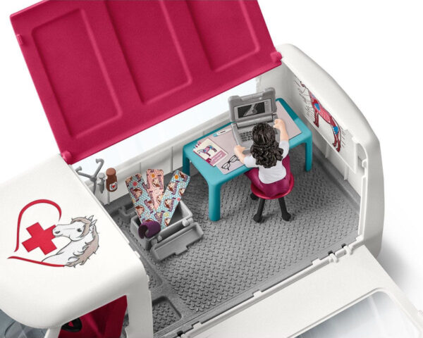 schleich Mobile Vet with Hanoverian Foal
